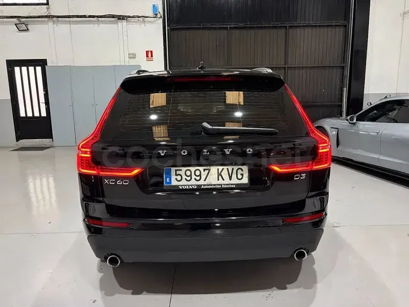 Usado Volvo XC60 Momentum 150 CV (110 kW) 2019 Negro SUV