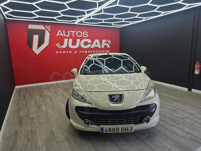 Usado Peugeot 207 CC Sport 110 CV (80 kW) 2009 Beige Descapotable