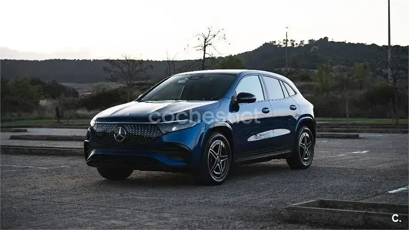 Käytetty Mercedes EQA250 22 kW (30 HP) 2025 Eléctrico Katumaasturi