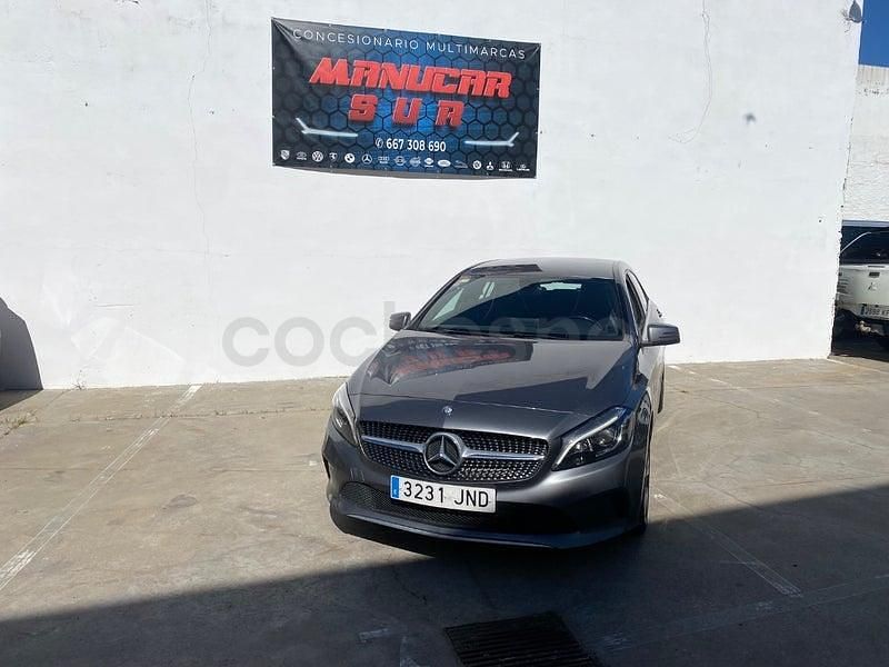 Usado Mercedes A200 Urban 136 CV (100 kW) 2016 Gris / plata Berlina