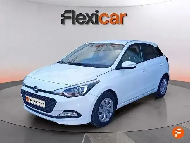 Usado Hyundai i20 84 CV (61 kW) 2017 Blanco Berlina