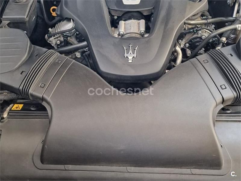 Usado Maserati Ghibli 350 CV (257 kW) 2015 Azul Berlina