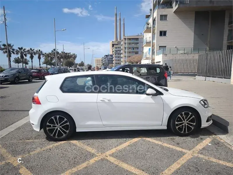 Używany VW Golf VII Sportline 150 KM (110 kW) 2014 Biały Sedan/Limuzyna