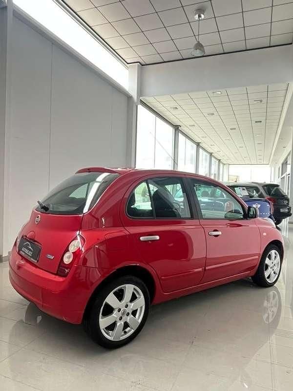 Usado Nissan Micra Acenta+ 80 CV (58 kW) 2010 Rojo Utilitario