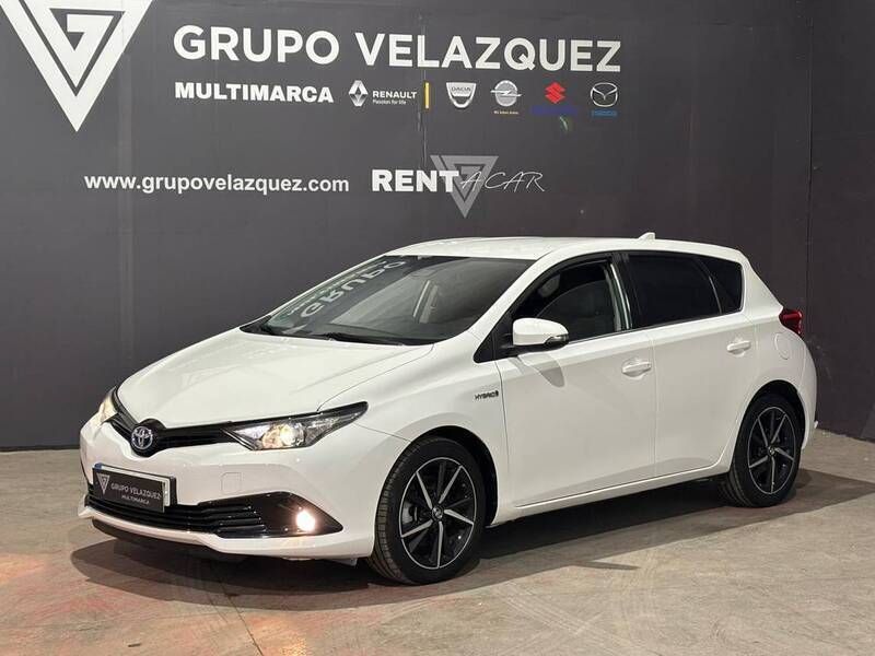 Usado Toyota Auris Hybrid Edition 136 CV (100 kW) 2019 Blanco Berlina