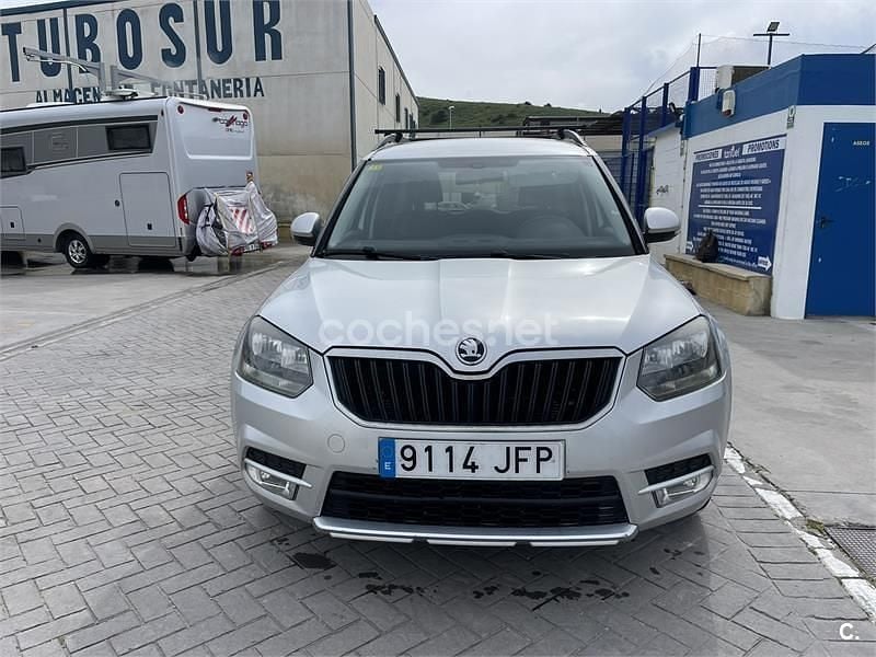 Usado Skoda Yeti Ambition 105 CV (77 kW) 2015 Gris / plata SUV