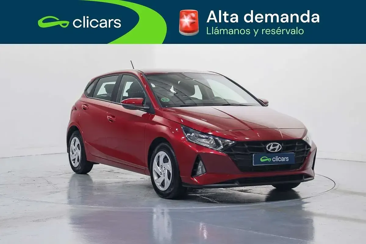 Usado Hyundai i20 84 CV (61 kW) 2023 Rojo Utilitario