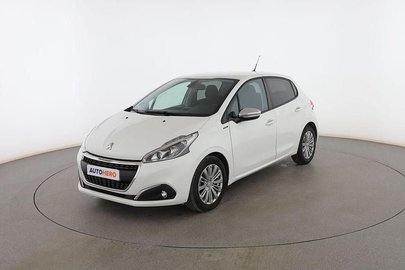 Blanco Usado 2019 Peugeot 208 Signature Sky Utilitario | 9999 € (Un poco caro) - Imagen 1/3