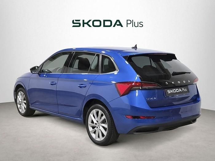 Azul Usado 2022 Skoda Scala Style Utilitario | 19.540 € (Un poco caro) - Imagen 1/4