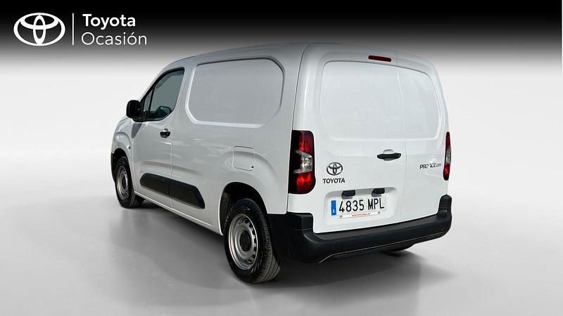 Usado Toyota Proace City City 102 CV (75 kW) 2024 Blanco Monovolumen