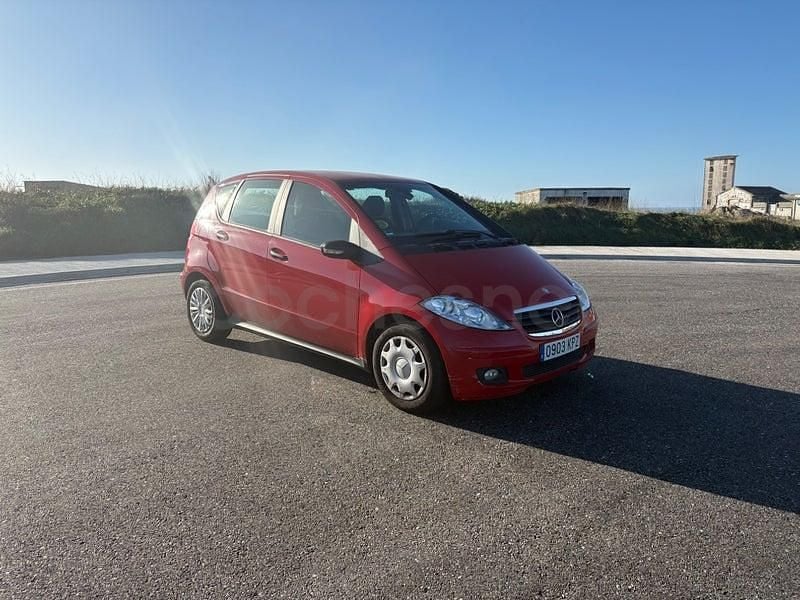 Usado Mercedes A180 Elegance 109 CV (80 kW) 2006 Rojo Monovolumen