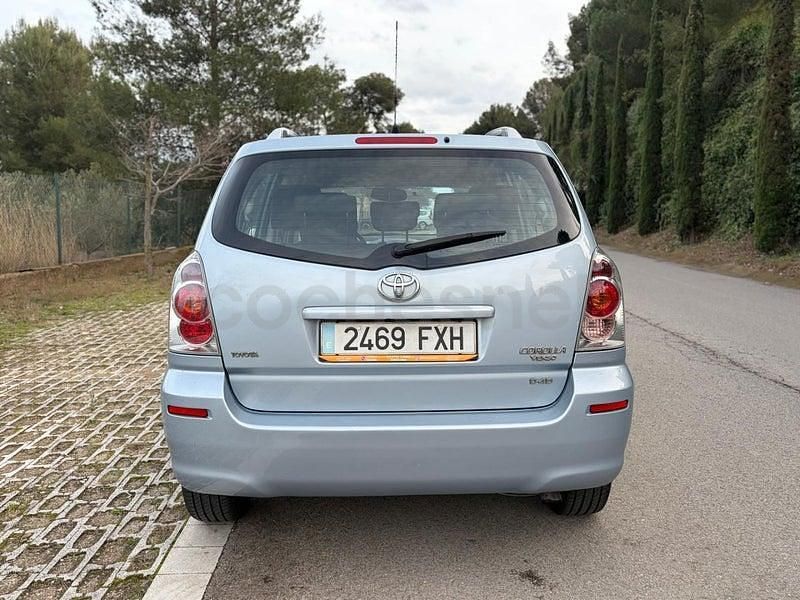 Usado Toyota Corolla Verso Luna 136 CV (100 kW) 2007 Gris / plata Monovolumen