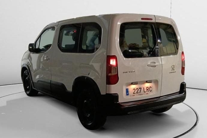 Usado Peugeot Rifter Active 102 CV (75 kW) 2021 Monovolumen