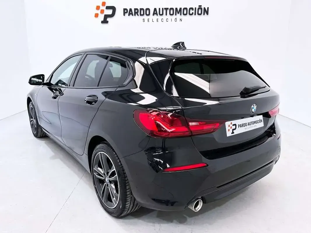 Occasion BMW 118 Sport Line 136 PK (100 kW) 2023 Zwart Hatchback
