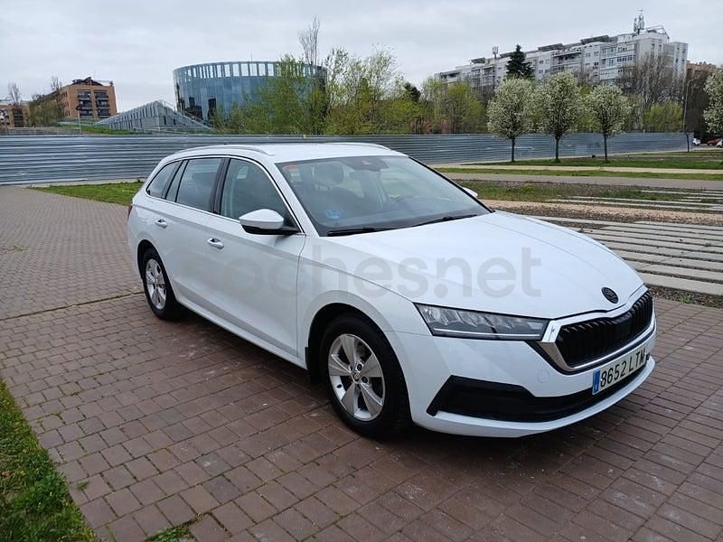 Usado Skoda Octavia 110 HP (80 kW) 2022 Branco Carrinha