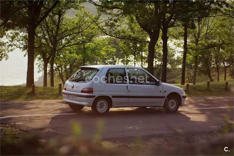 Blanco Usado 2000 Peugeot 106 Utilitario | 2500 € - Imagen 1/2