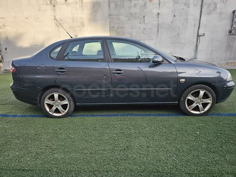 Usado Seat Cordoba Reference 100 CV (73 kW) 2006 Verde Berlina