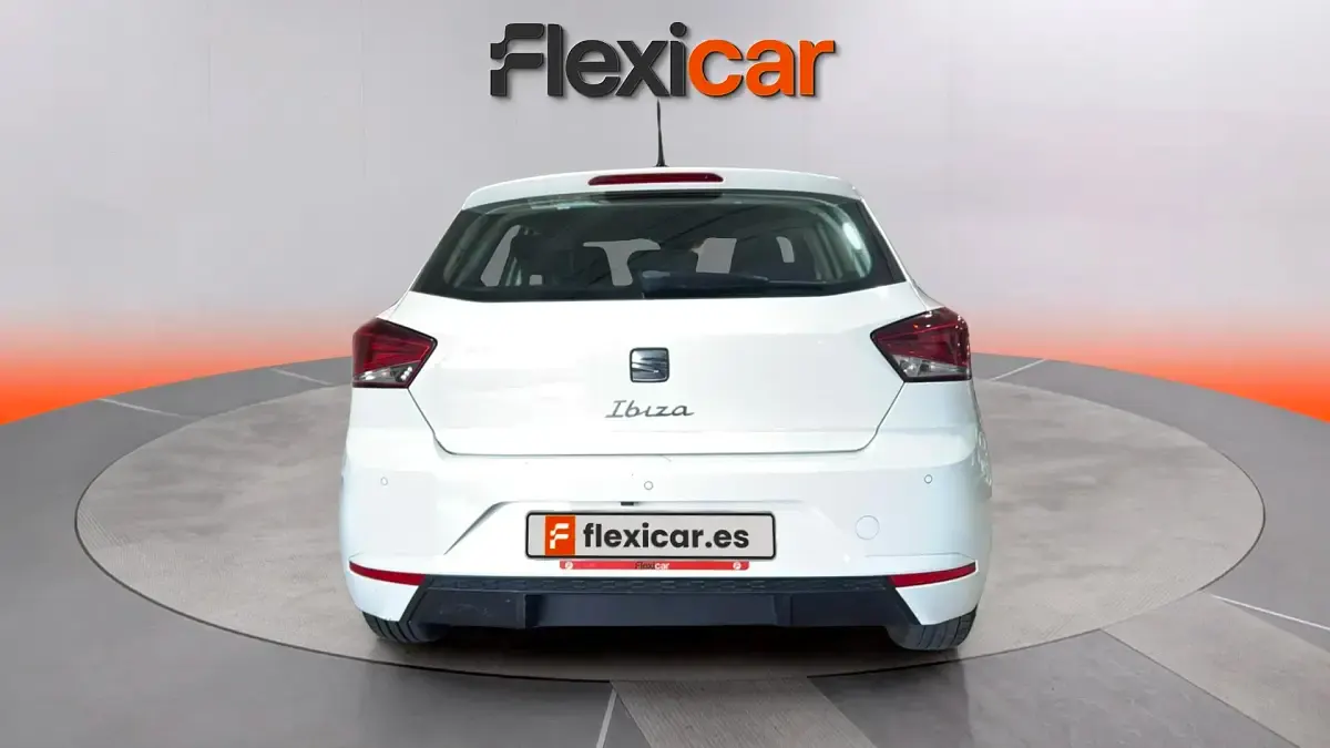 Usado Seat Ibiza Style 110 CV (80 kW) 2023 Blanco Utilitario