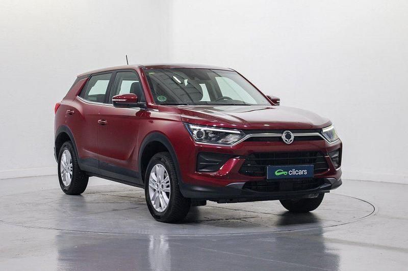Usado Ssangyong (KGM) Korando Limited 136 CV (100 kW) 2021 Rojo SUV