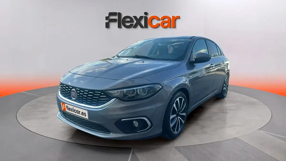 Usado Fiat Tipo Lounge 120 CV (88 kW) 2020 Gris Berlina