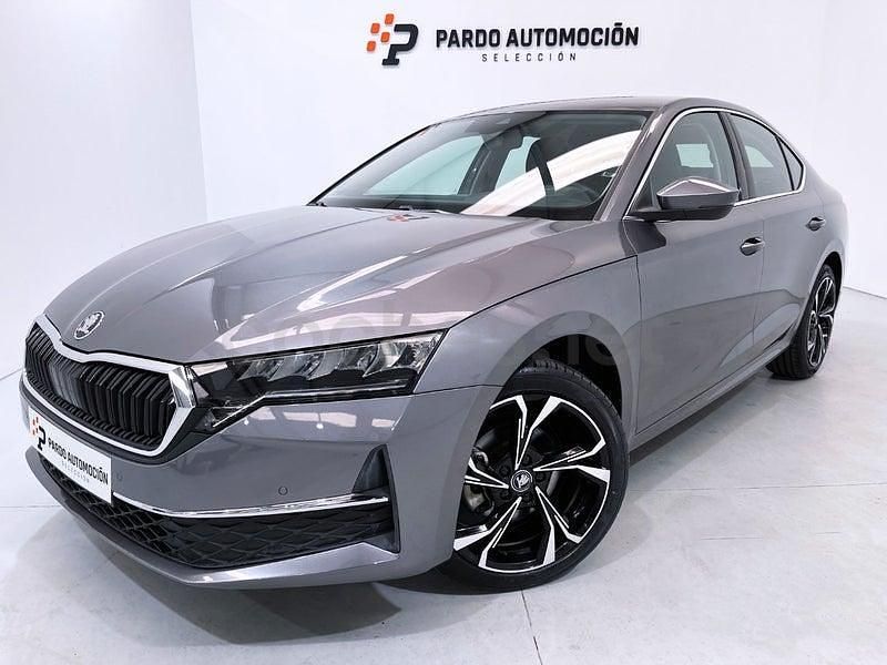 Usado Skoda Octavia Selection 150 CV (110 kW) 2025 Gris / plata Berlina