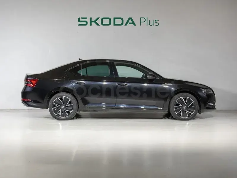 Usado Skoda Superb SportLine 218 CV (160 kW) 2023 Blanco Berlina