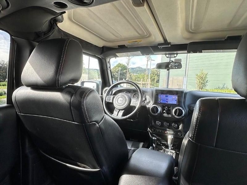 Usado Jeep Wrangler Unlimited Sahara 200 CV (147 kW) 2012 Negro SUV