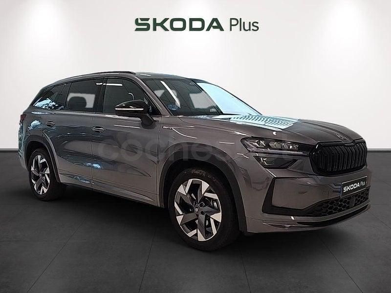 Usado Skoda Kodiaq SportLine 204 CV (150 kW) 2025 Gris SUV