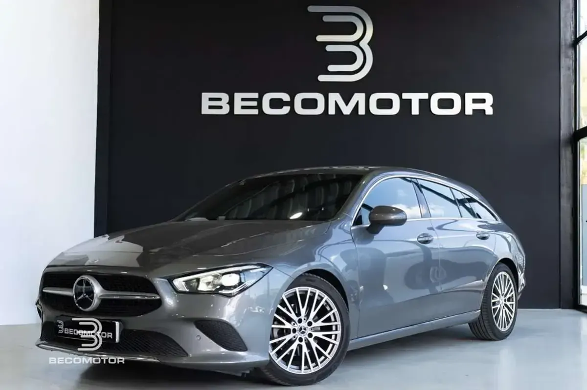 Usado Mercedes CLA200 Shooting Brake 150 CV (110 kW) 2020 Gris Familiar