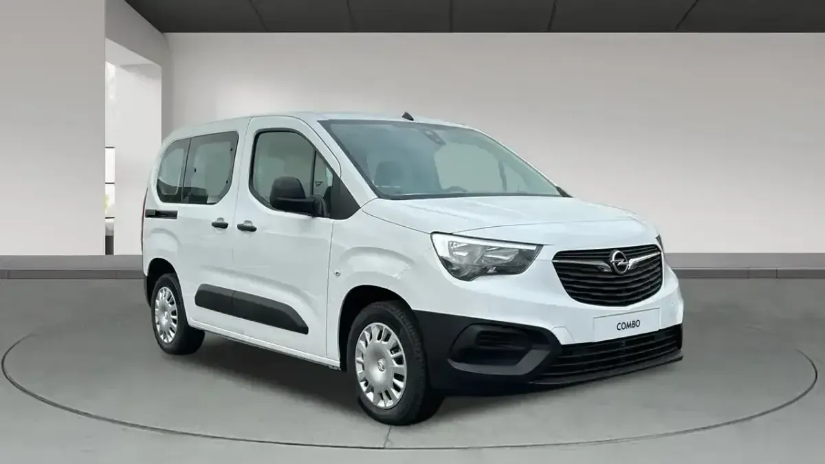 Usado Opel Combo-e Life Edition 100 kW (136 CV) 2023 Blanco Berlina