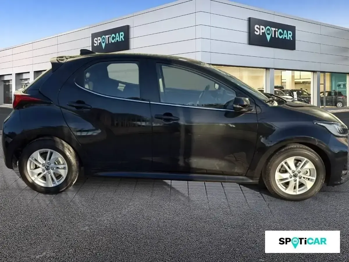 Usado Mazda 2 116 CV (85 kW) 2023 Negro Berlina