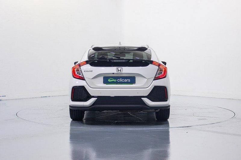 Usado Honda Civic Executive 129 CV (94 kW) 2017 Blanco Berlina