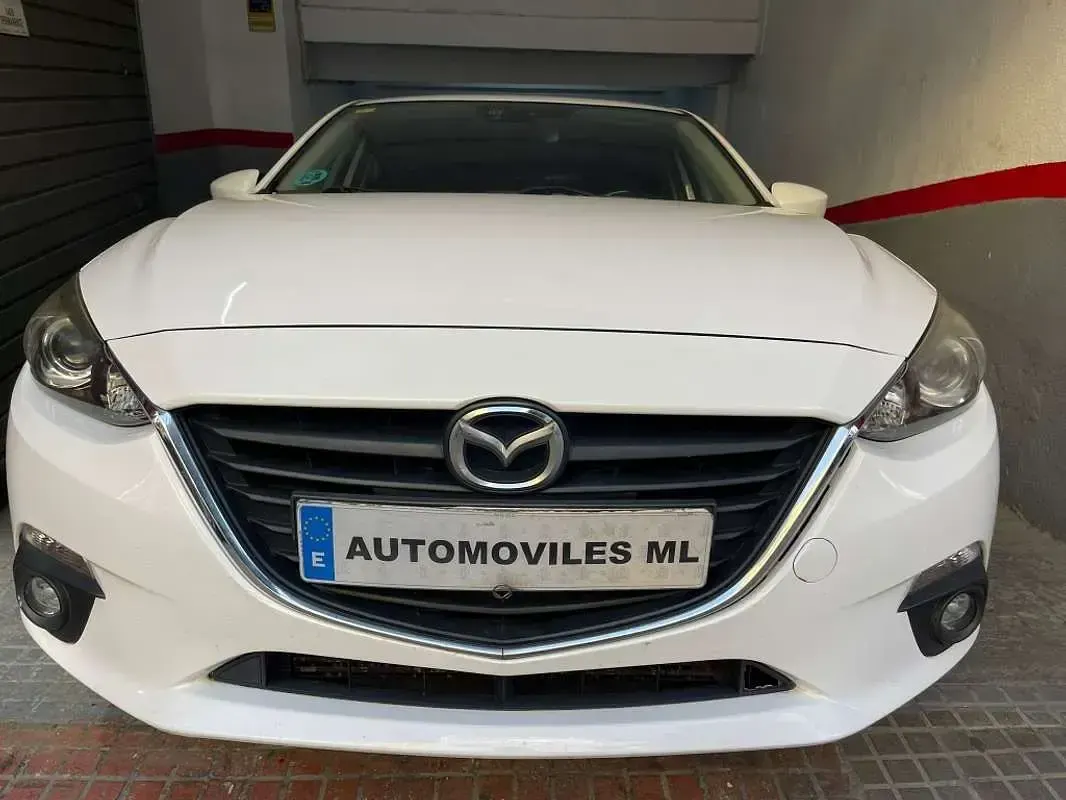 Usado Mazda 3 Luxury 150 CV (110 kW) 2015 Blanco Utilitario