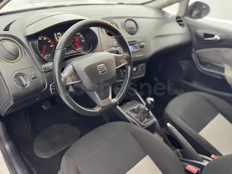 Begagnad Seat Ibiza Reference 70 HK (51 kW) 2014 Vit Sedan