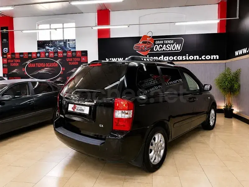 Usado Kia Carnival 185 CV (136 kW) 2009 Negro Monovolumen
