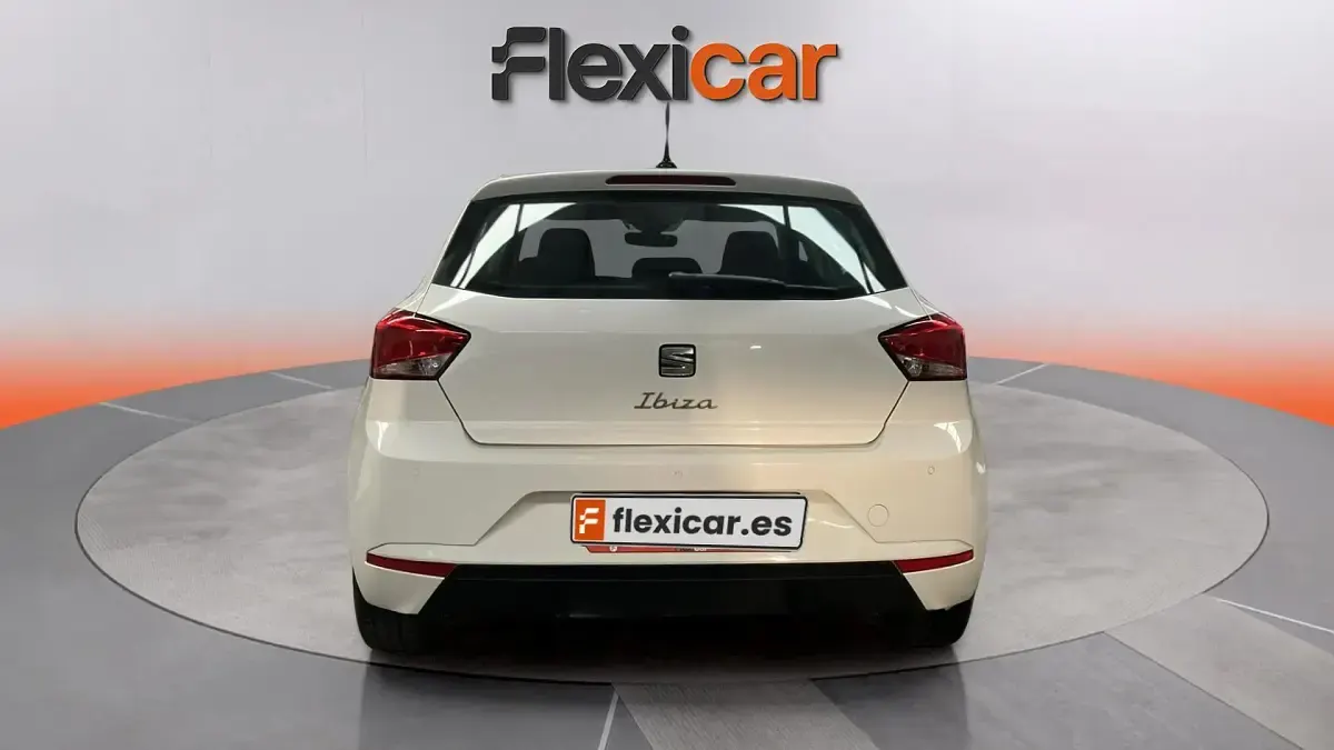 Usado Seat Ibiza Reference 80 CV (58 kW) 2023 Blanco Utilitario