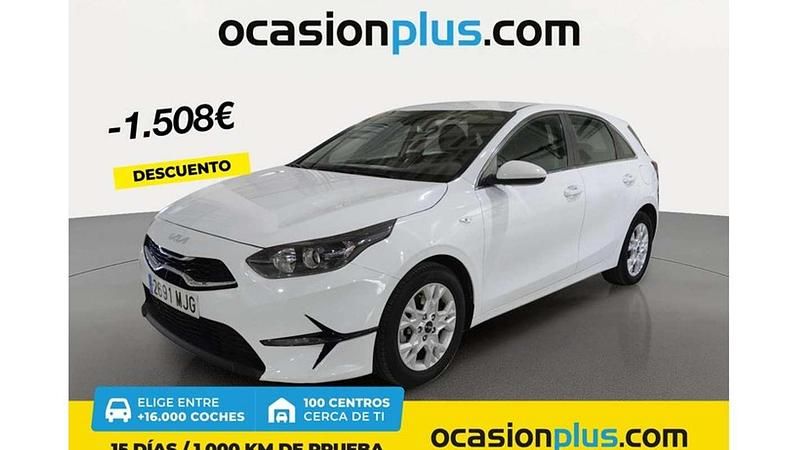Blanco Usado 2023 Kia Ceed Utilitario | 15.082 € (Buen precio) - Imagen 1/4