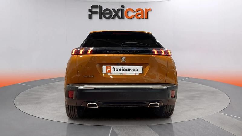 Usado Peugeot 2008 Allure 101 CV (74 kW) 2023 Naranja SUV