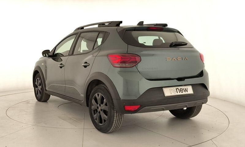 Usado Dacia Sandero Extreme 100 CV (73 kW) 2025 Verde Berlina