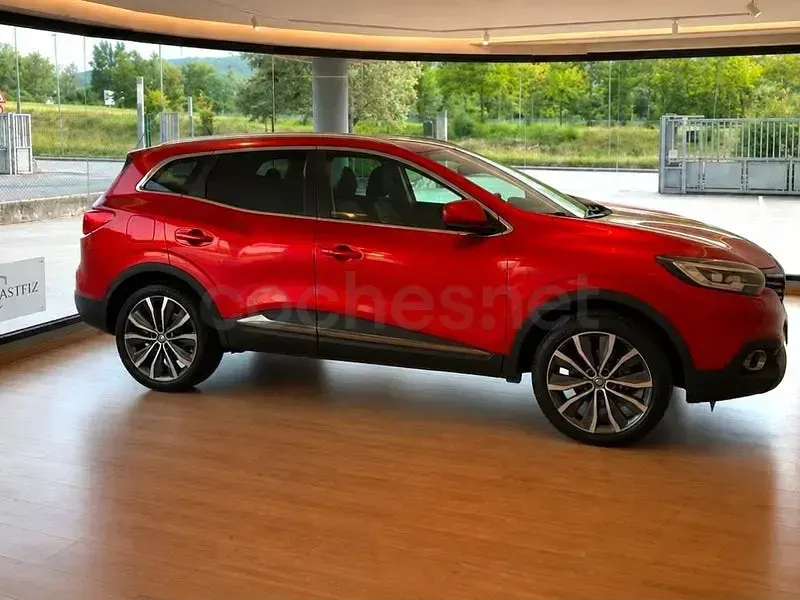 Usado Renault Kadjar Zen 130 CV (95 kW) 2017 Granate SUV