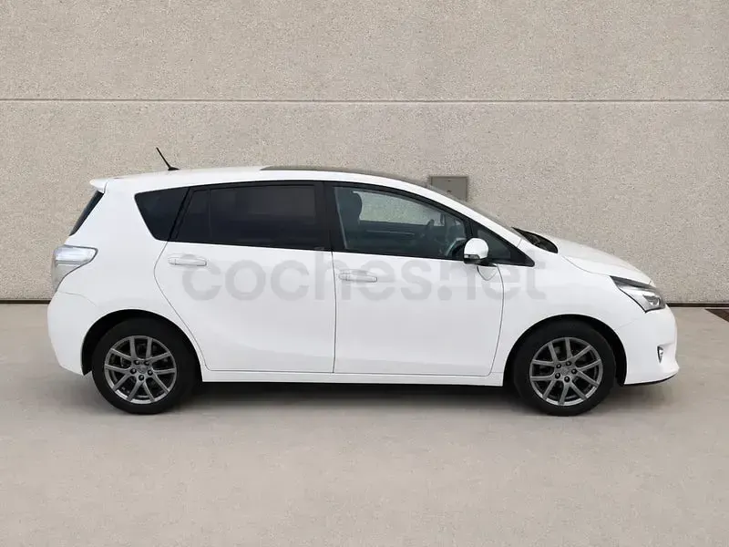 Usado Toyota Verso Advance 112 CV (82 kW) 2015 Blanco Monovolumen