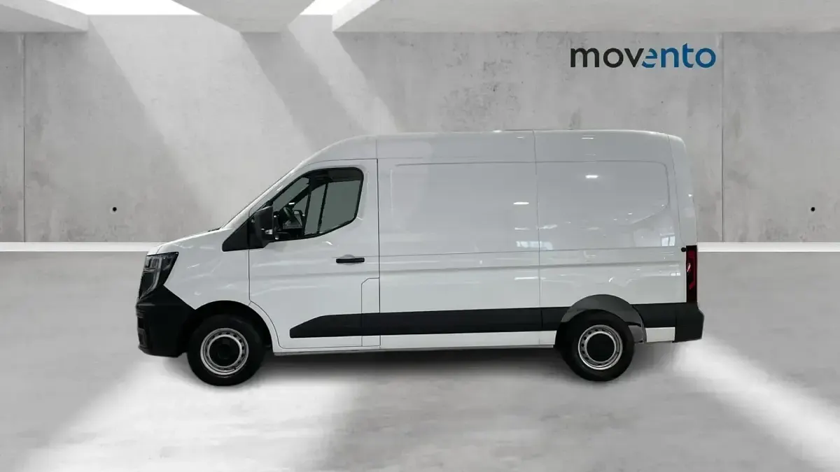 Usado Renault Master 130 CV (95 kW) 2025 Blanco Monovolumen