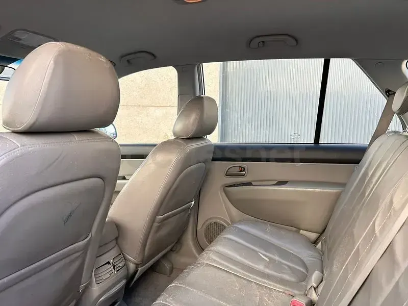 Usado Kia Carens Active 140 CV (102 kW) 2008 Gris / plata Monovolumen