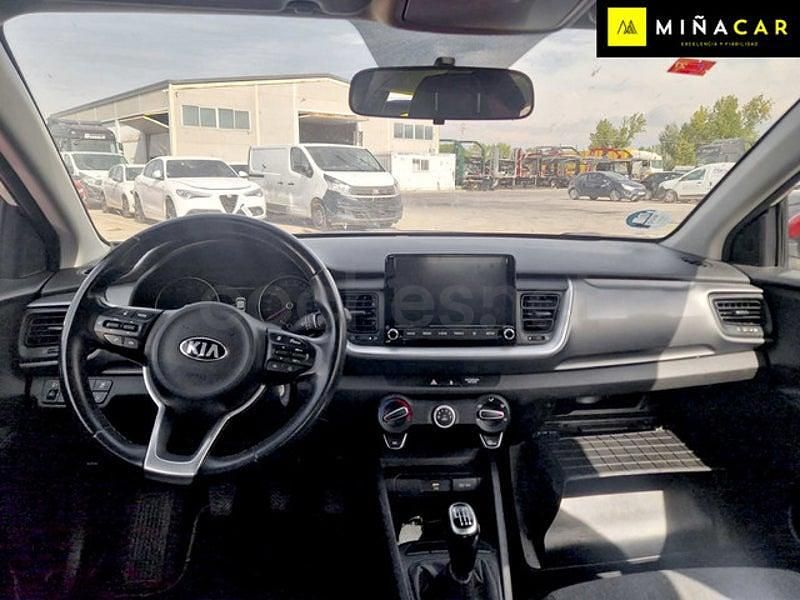 Usado Kia Stonic 100 CV (73 kW) 2021 Blanco SUV