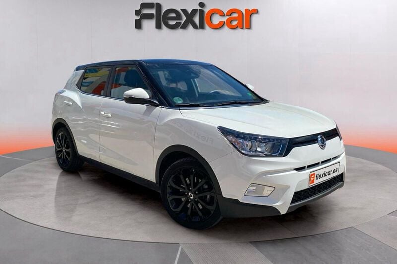 Blanco Usado 2017 Ssangyong Tivoli Limited SUV | 10.290 € (Precio justo) - Imagen 1/4