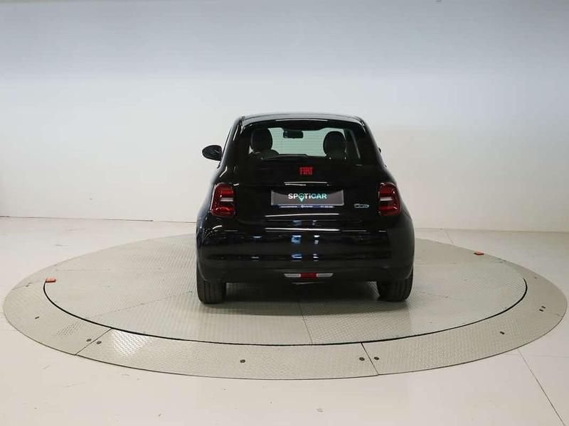 Usado Fiat 500e Red 86 kW (118 CV) 2022 Negro Berlina