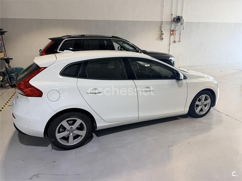 Usado Volvo V40 Summum 115 CV (84 kW) 2014 Blanco Berlina