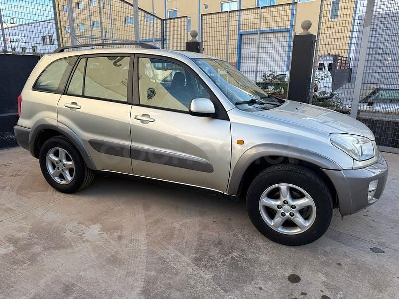Usado Toyota RAV4 Luna 150 CV (110 kW) 2003 Beige SUV