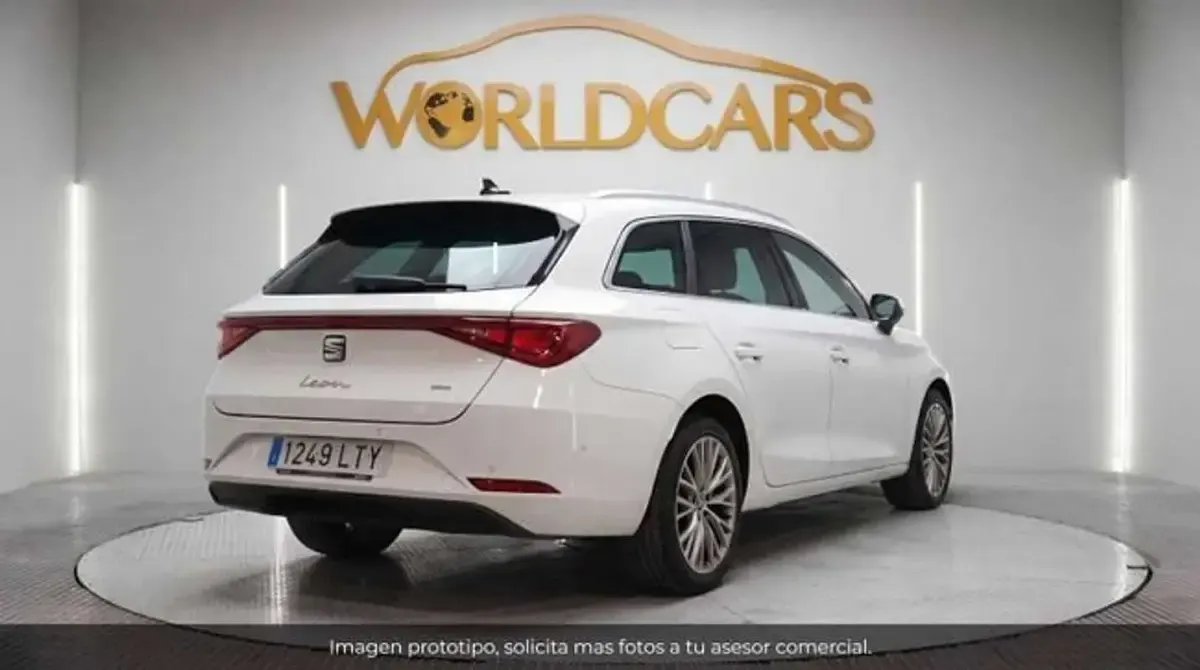 Usado Seat Leon XCELLENCE 150 CV (110 kW) 2021 Blanco Familiar