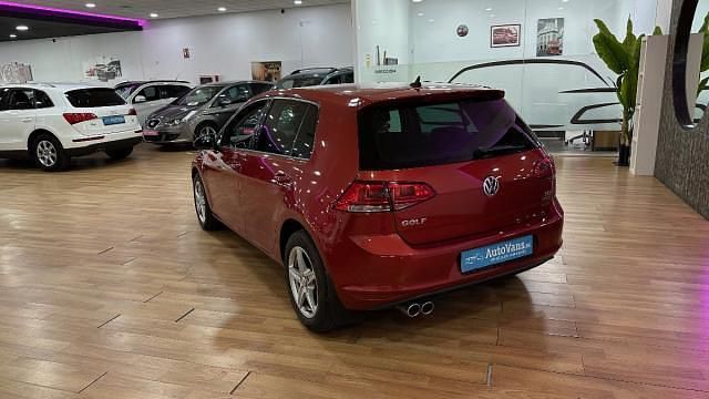 Usado VW Golf VII Highline 105 CV (77 kW) 2013 Rojo Utilitario
